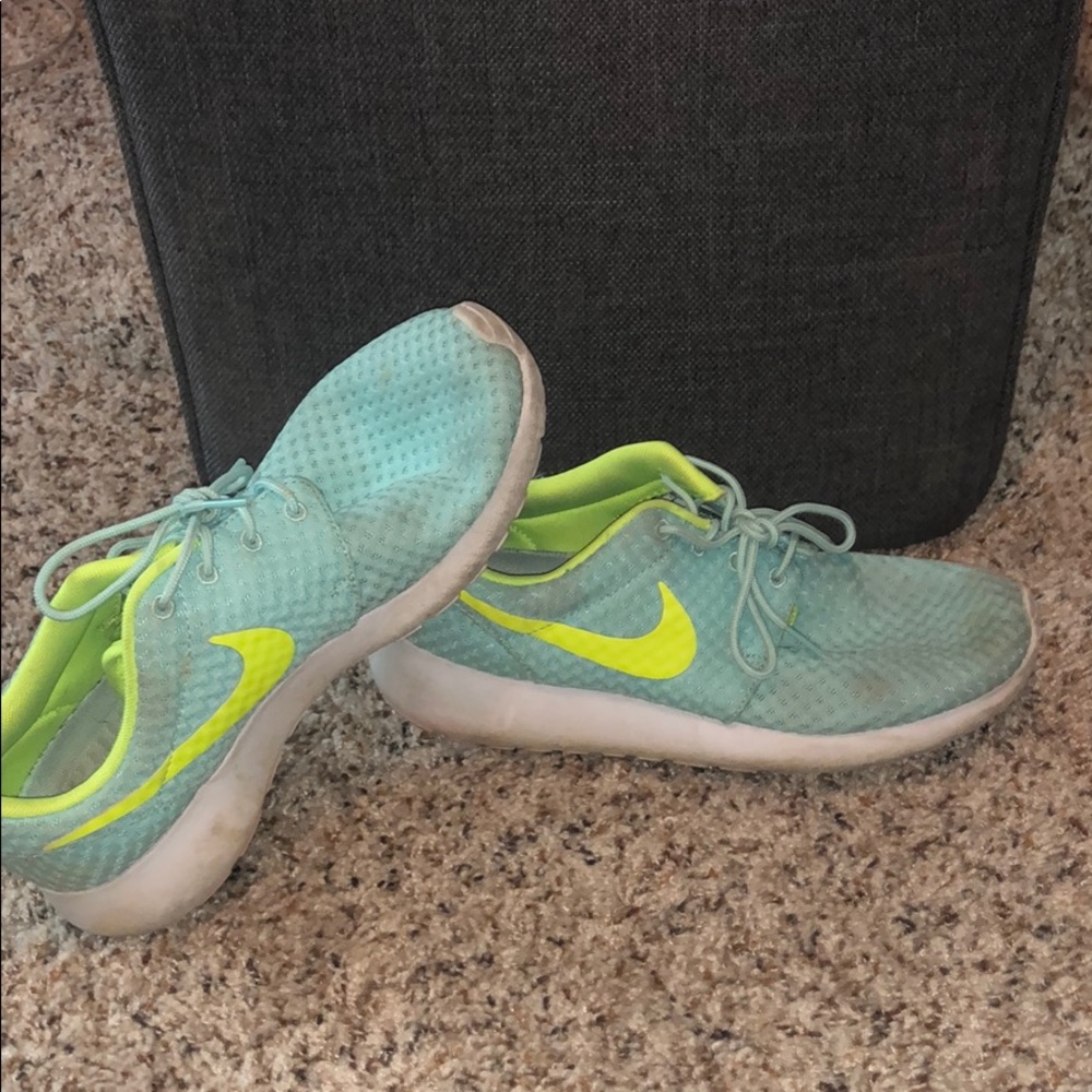 Nike Roshe runs